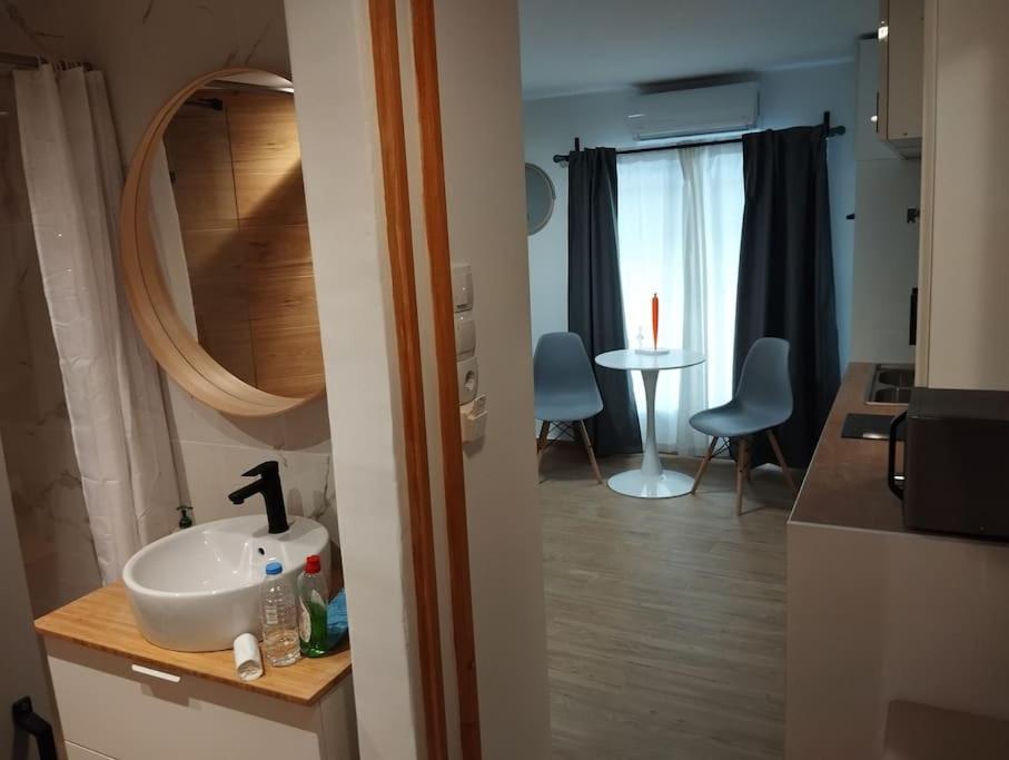 Nektar Cosy Apartment In City Centre Athens Exterior photo